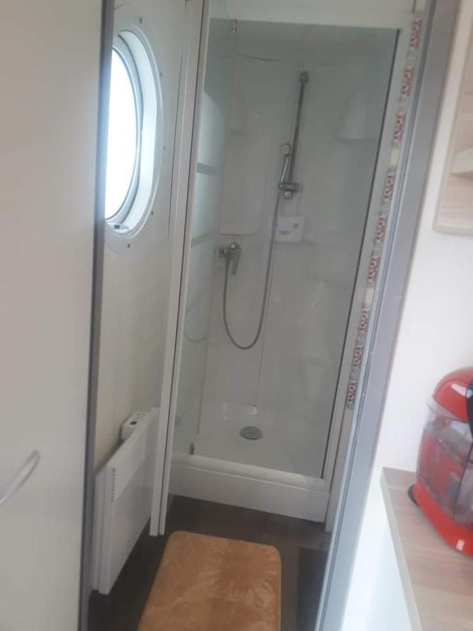 Anne Marie Vous Accueilles Dans Son Logement Familiale Pour 6 Personnes 3 Chambres Confortable Proche D Europa Park A Boofzheim Dans Camping 3 Etoiles المظهر الخارجي الصورة
