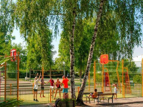 Anne Marie Vous Accueilles Dans Son Logement Familiale Pour 6 Personnes 3 Chambres Confortable Proche D Europa Park A Boofzheim Dans Camping 3 Etoiles المظهر الخارجي الصورة